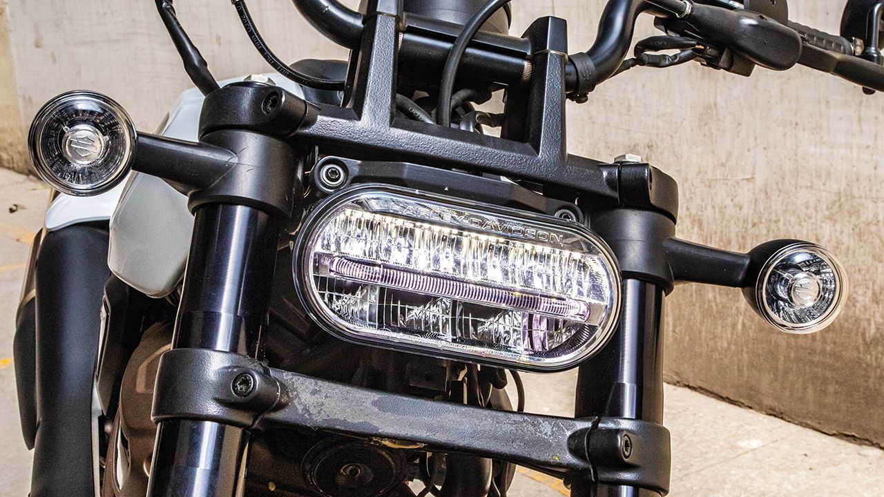 Harley Davidson Sportster S Headlight1