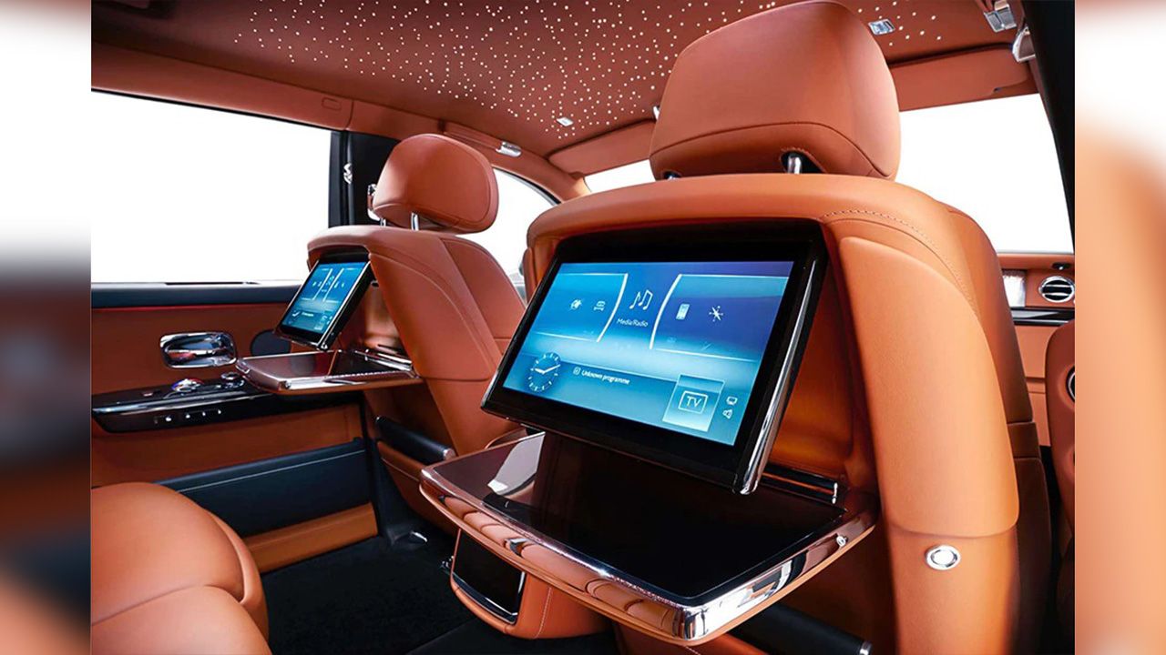 Rolls Royce Phantom VIII Rear Seat Entertainment