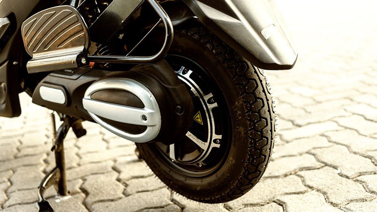 Ampere Magnus Pro Rear Tyre View