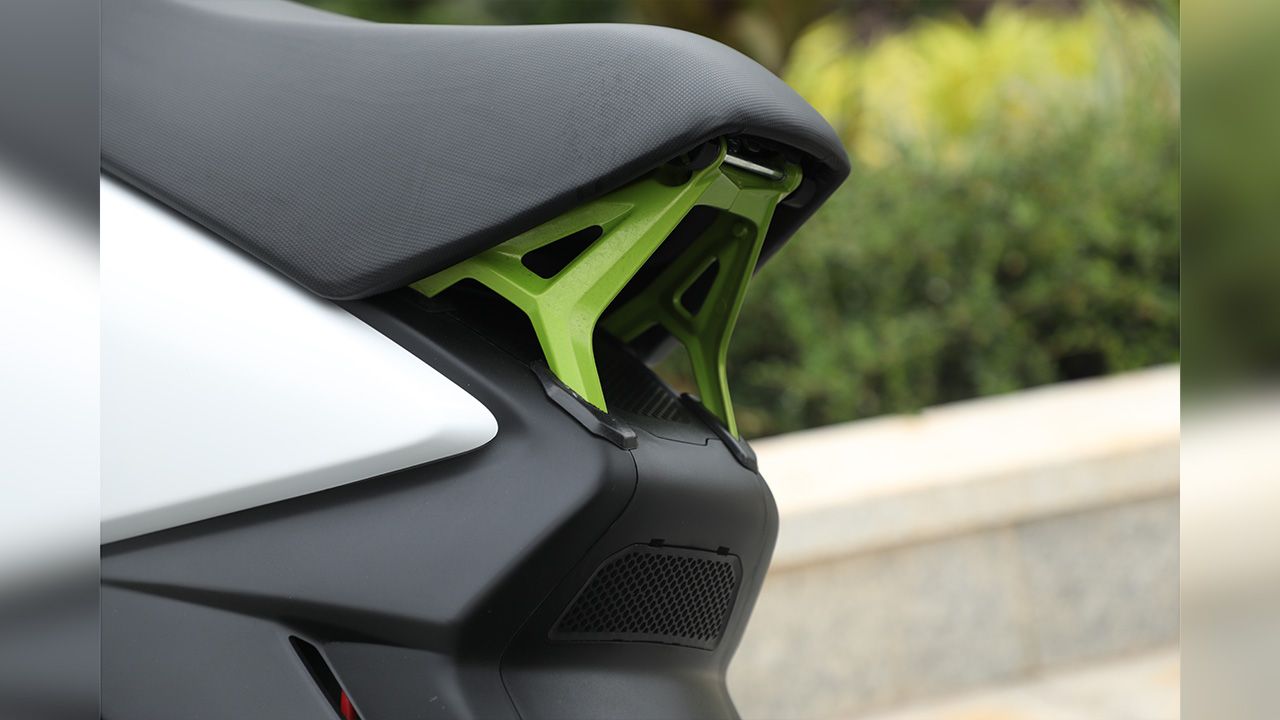 Ather 450X Gen 3 Tail View1