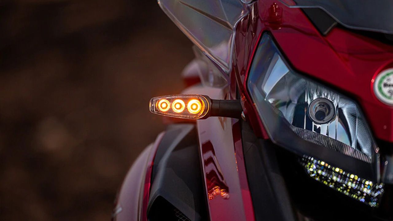 Benelli TRK 502 Front Indicator View