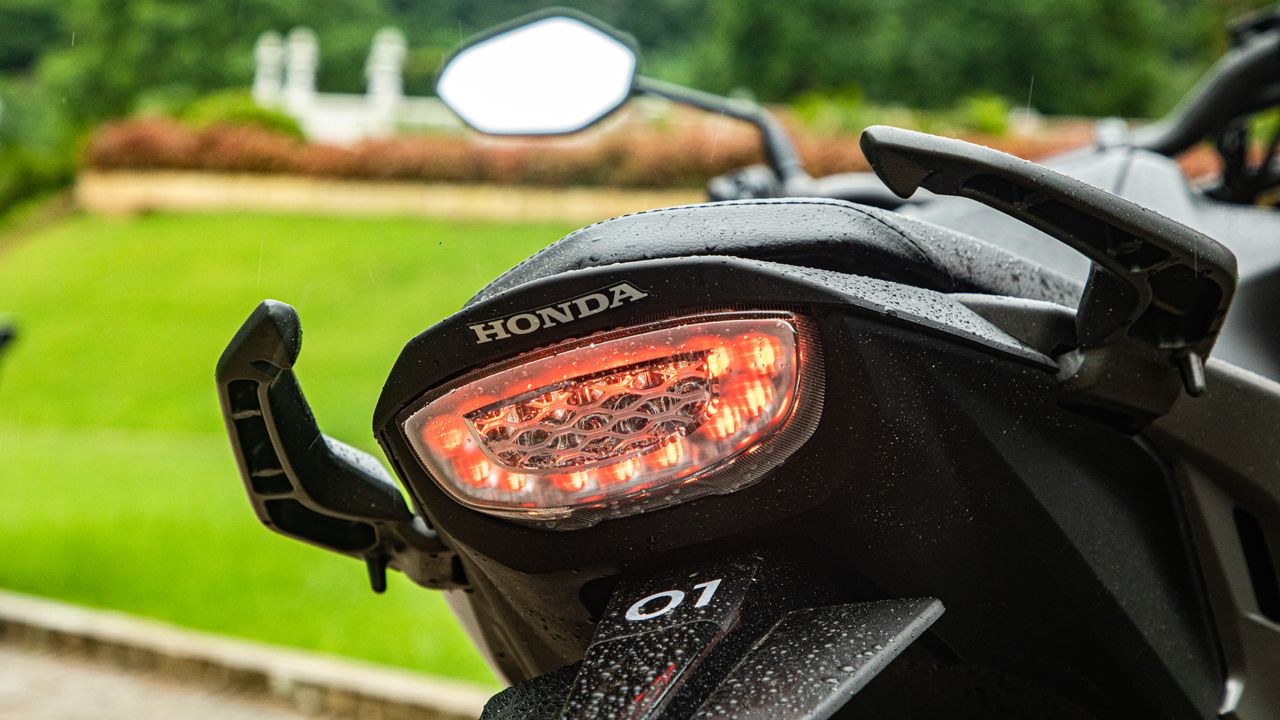 Honda CB300F Taillight