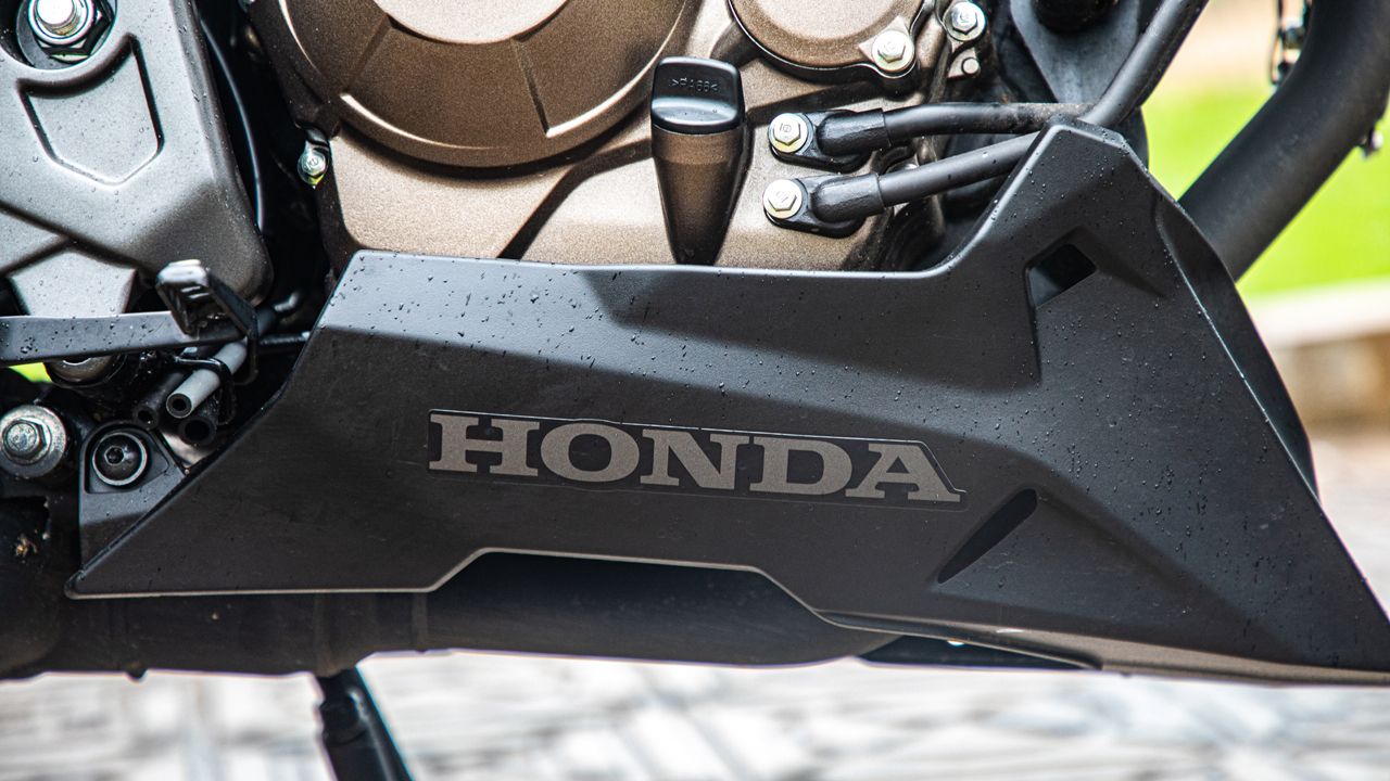 Honda CB300F Under Cowl