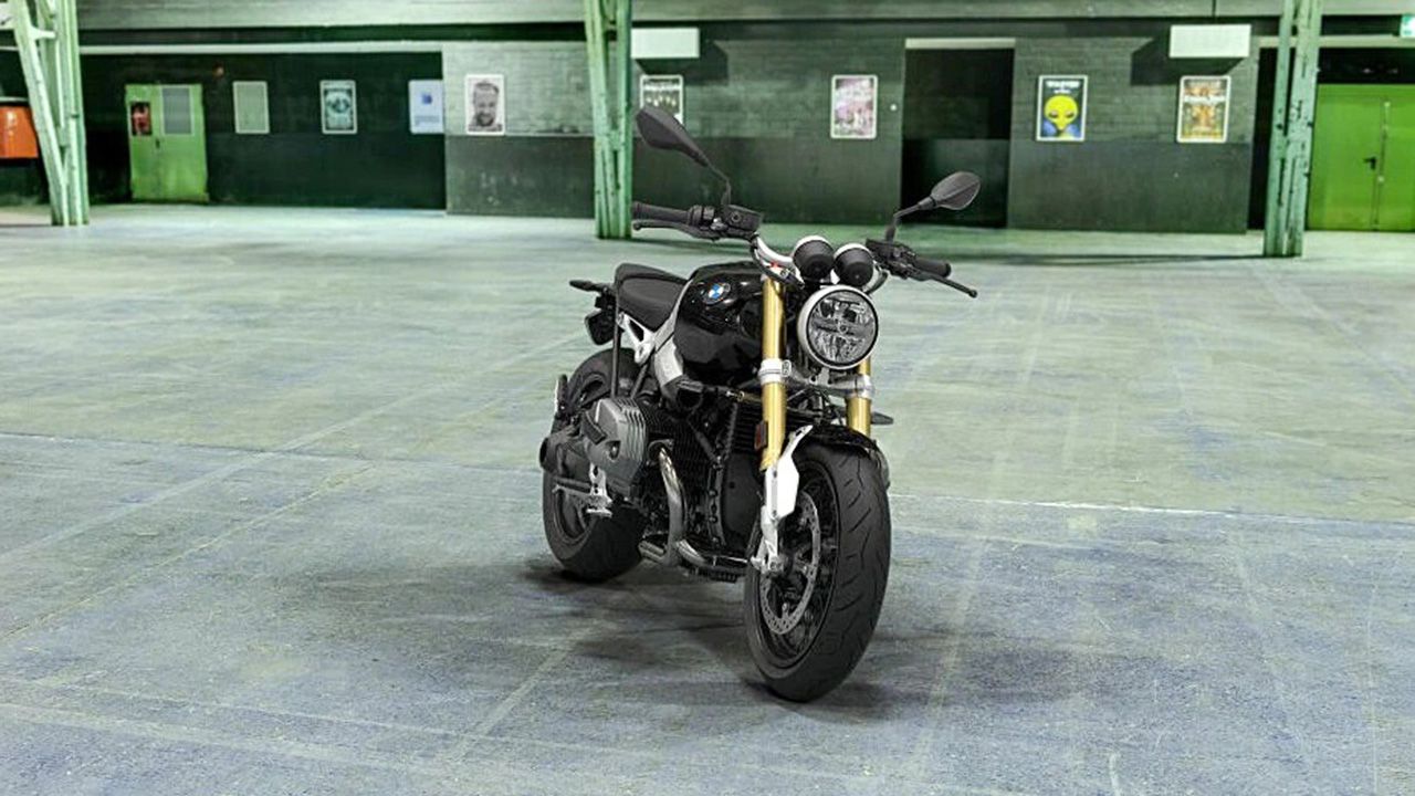 BMW R nineT Front Right View