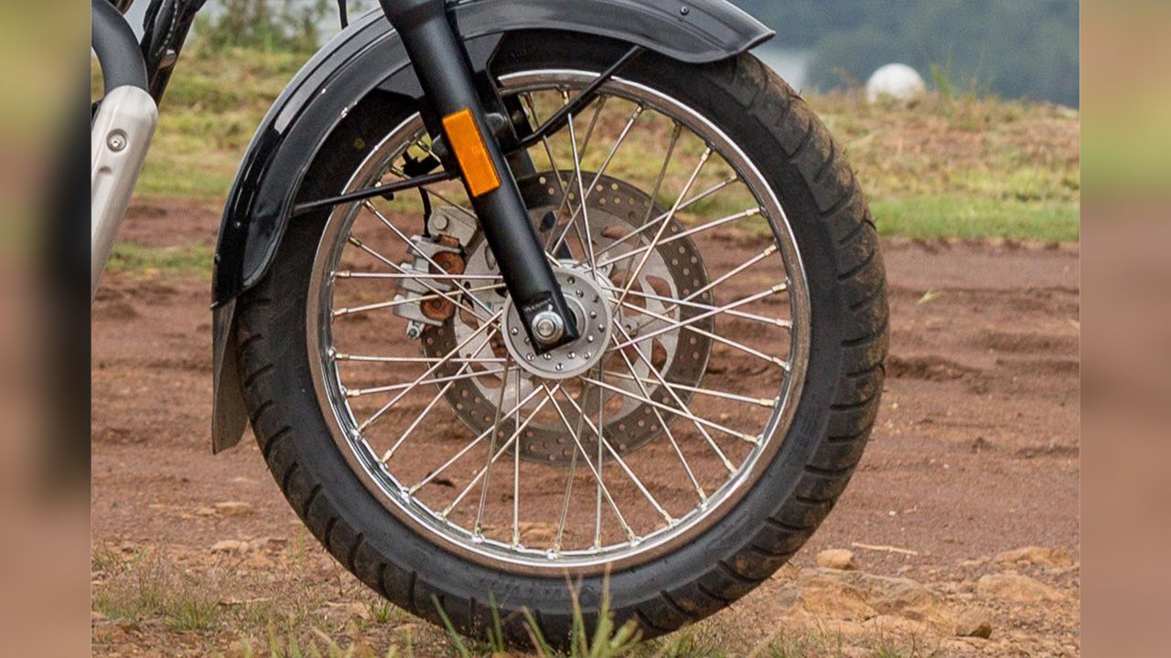 Benelli Imperiale 400 Front Tyre View
