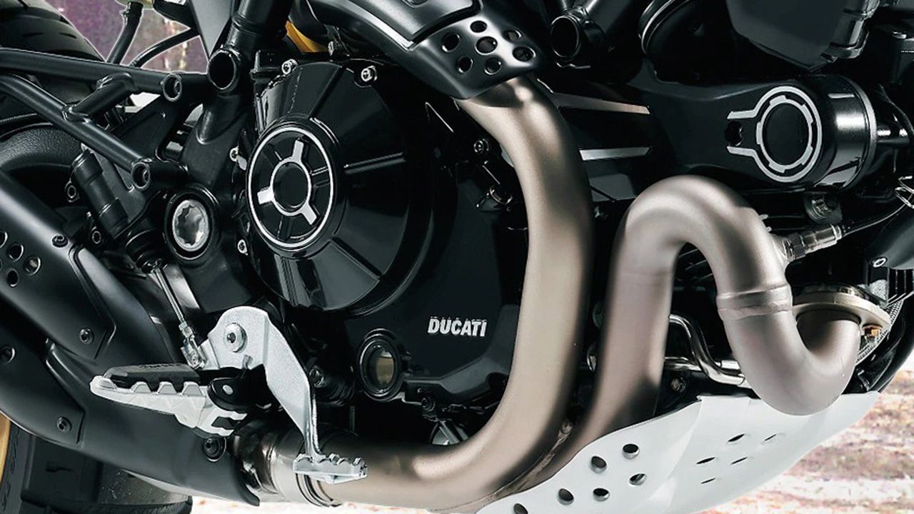 Ducati Scrambler Desert Sled Engine