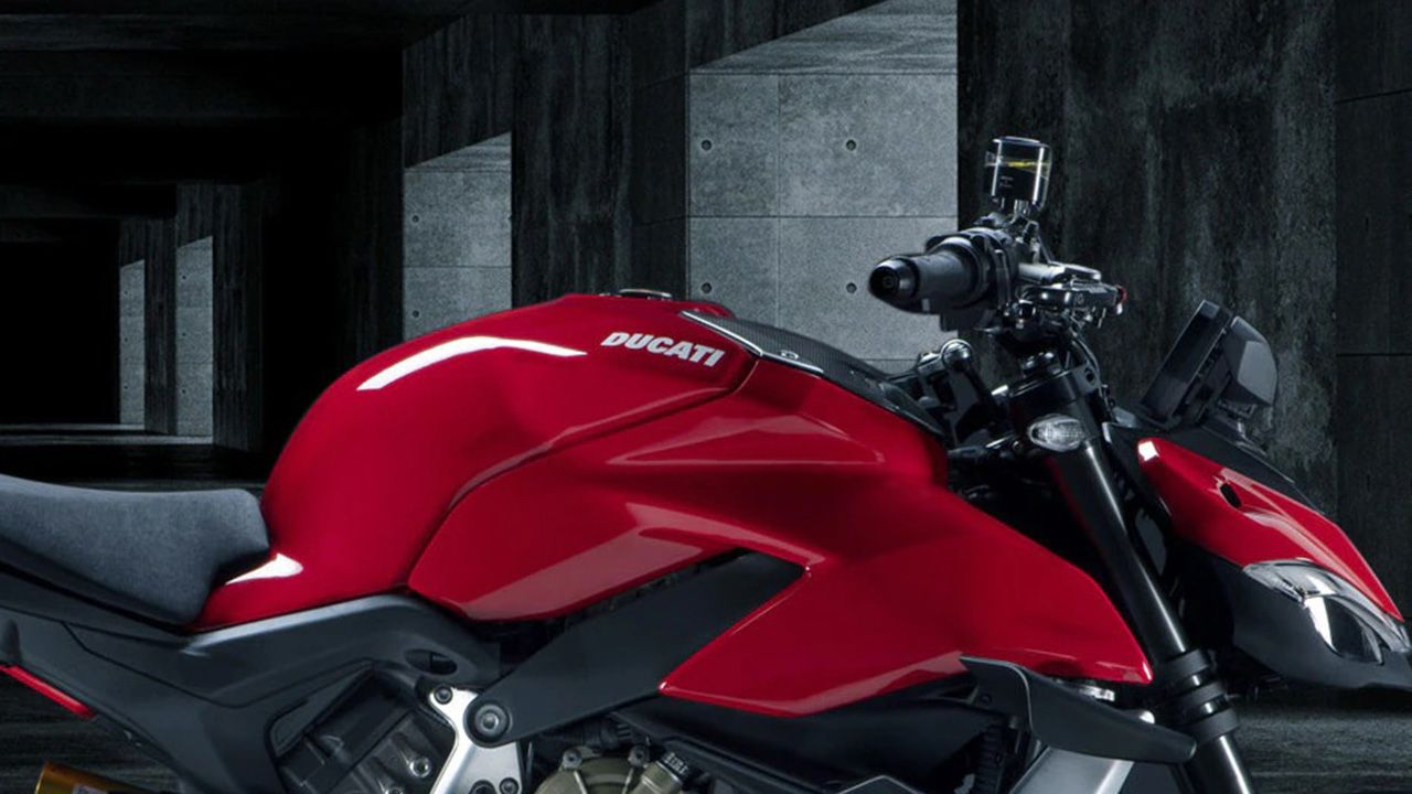 Ducati Streetfighter V4 Fuel Tank