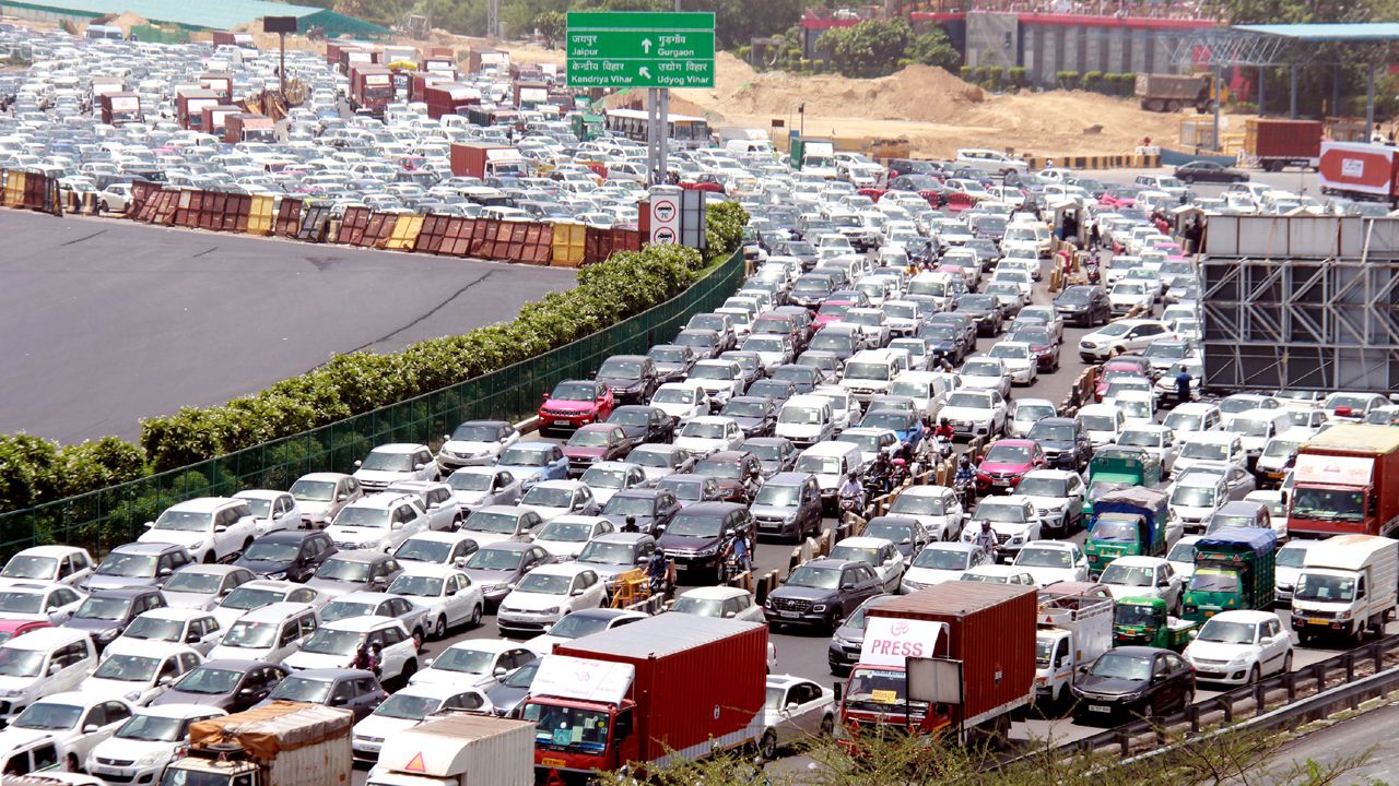 Gurugram Traffic Scene