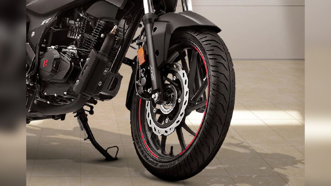 Hero Xtreme 160R Front Tyre View