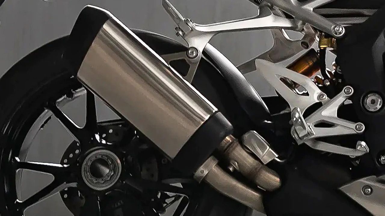 Triumph Speed Triple 1200 RS Exhaust View