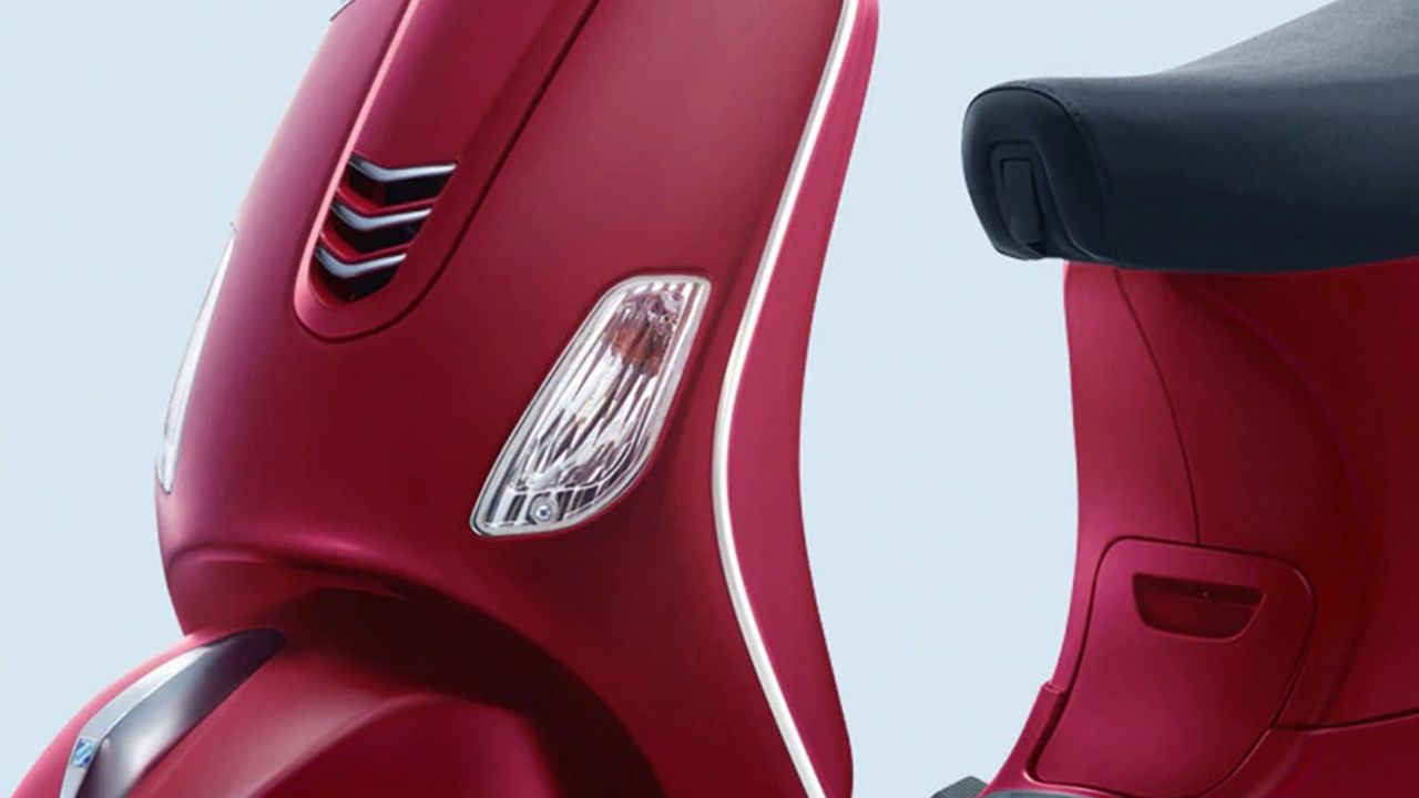 Vespa ZX 125 Front Indicator View