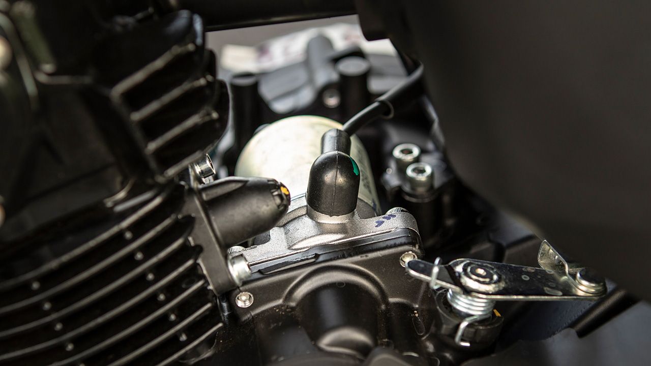 Yamaha FZ X Engine Oil Level Indicator