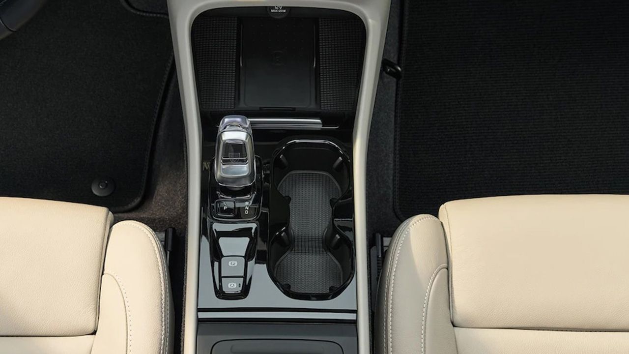 Volvo XC40 Cup Holders