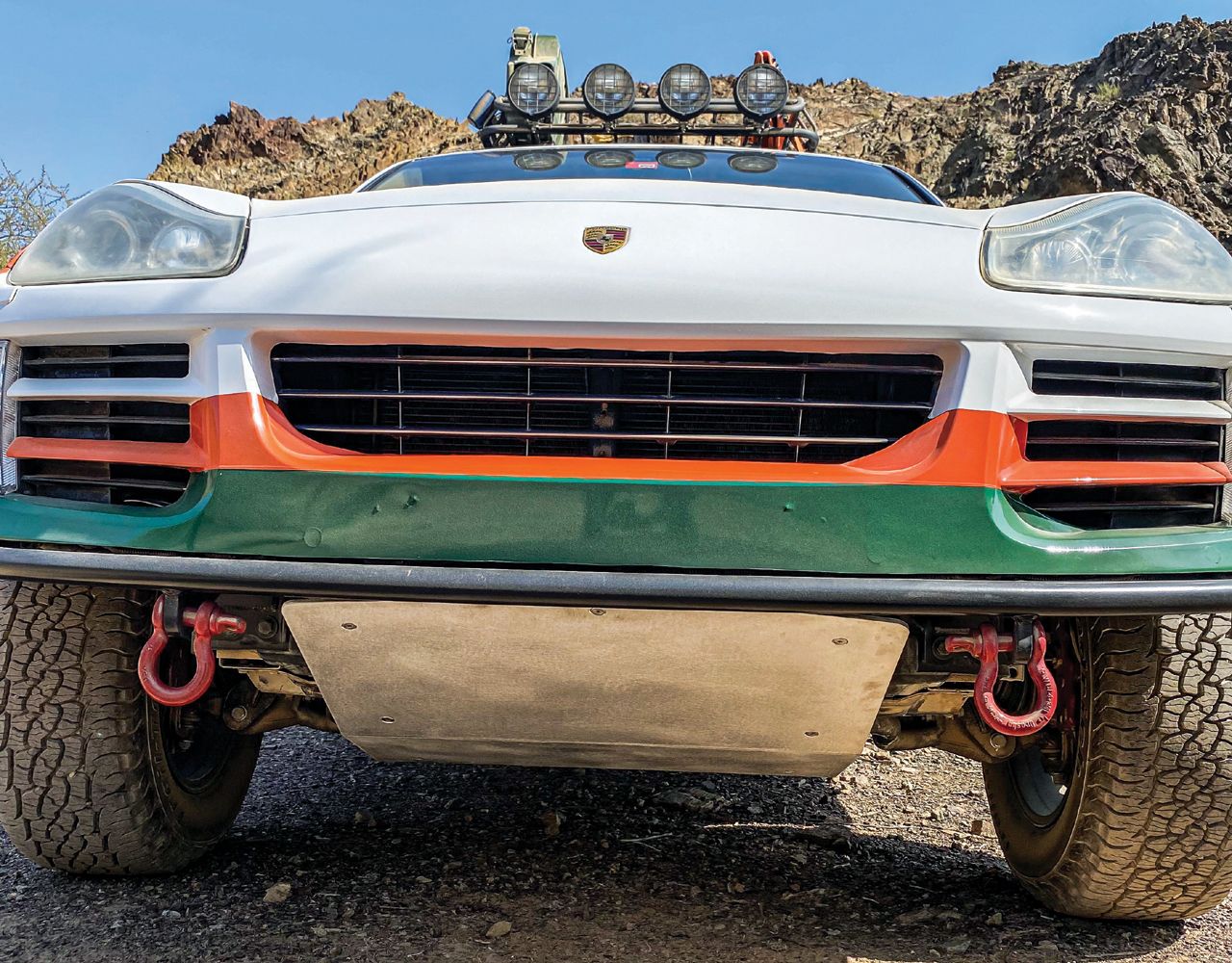 We go dune bashing in a Porsche Cayenne Coupe - autoX