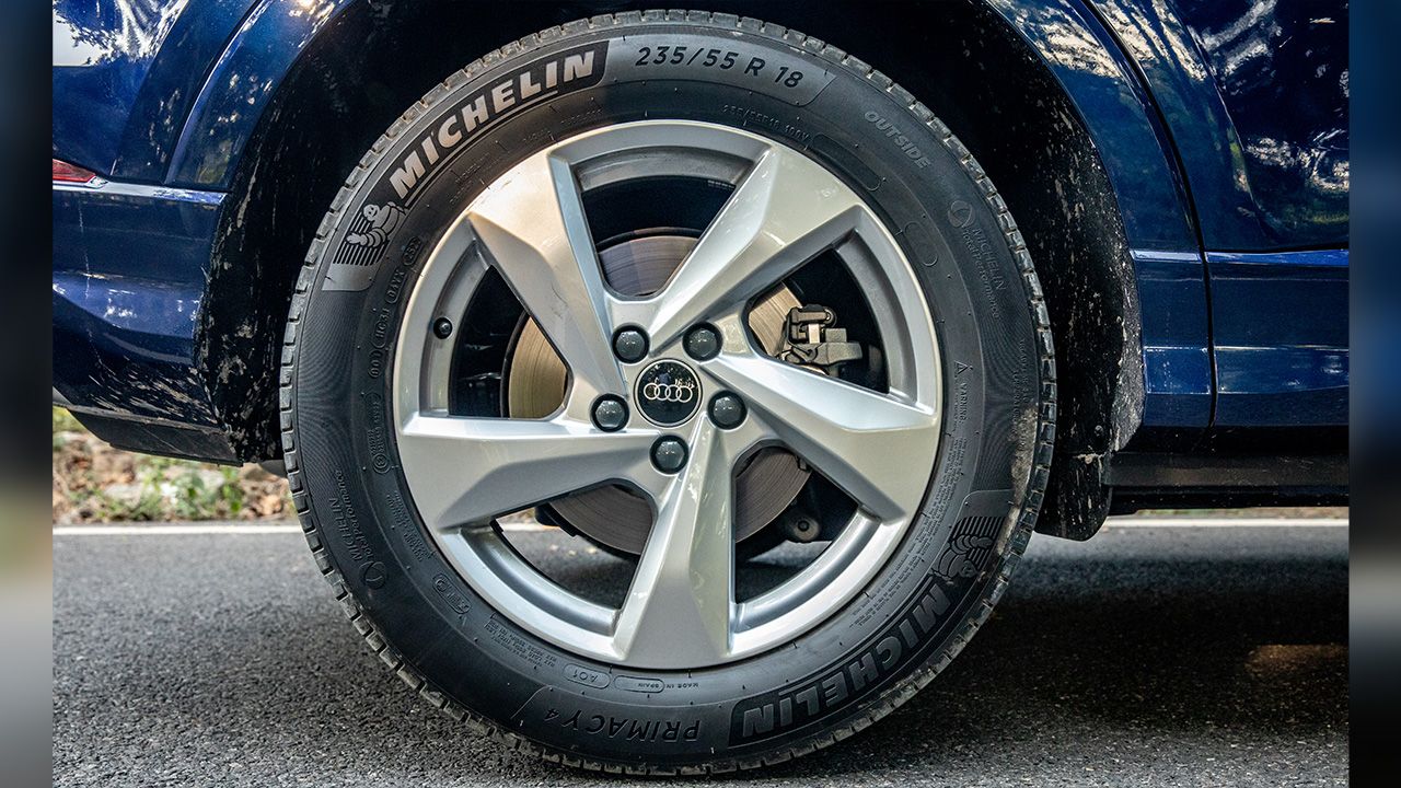 2022 Audi Q3 alloy wheel
