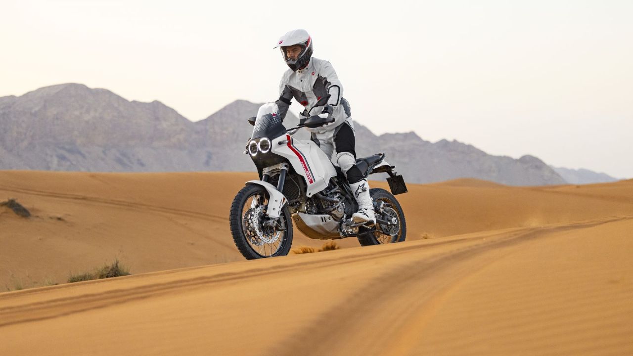 Ducati DesertX 2