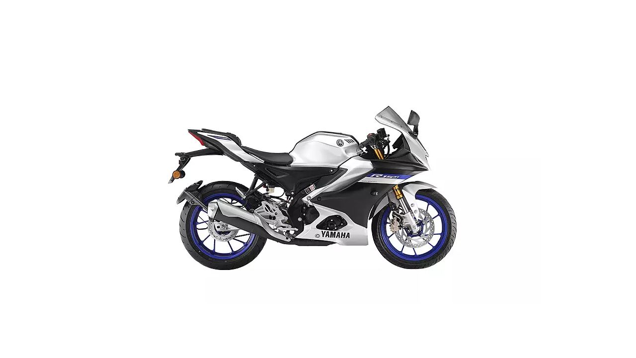 Yamaha R15 2023 Right Side View