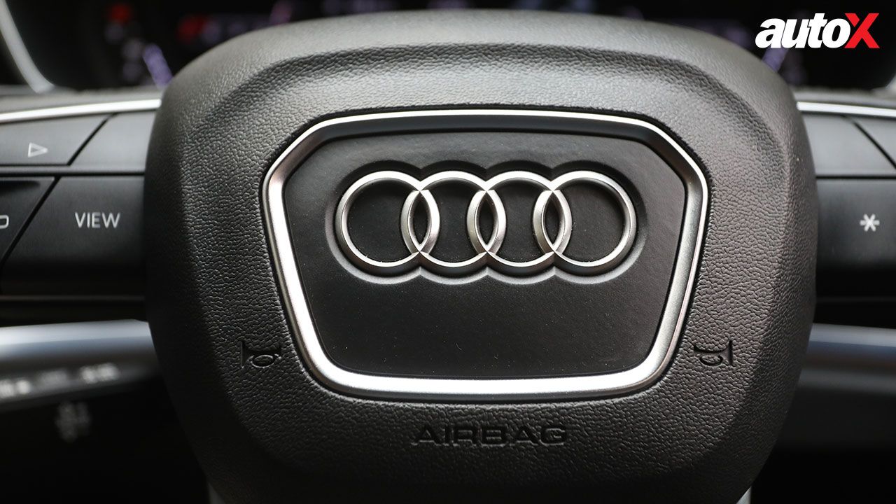 Audi Q3 Sportsback steering logo