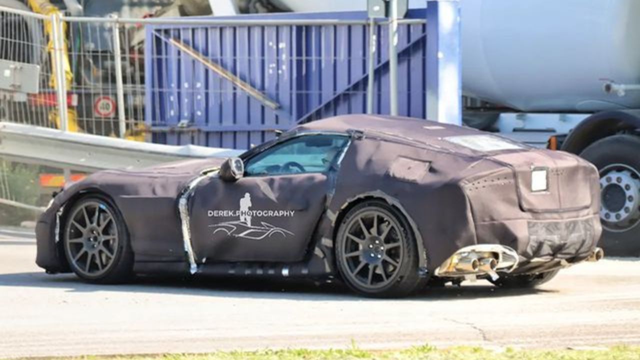 ferrari-812-superfast-successor-spied-testing-in-heavy-camouflage-autox