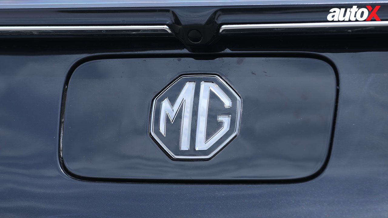 MG Comet Rear Logo1 1 