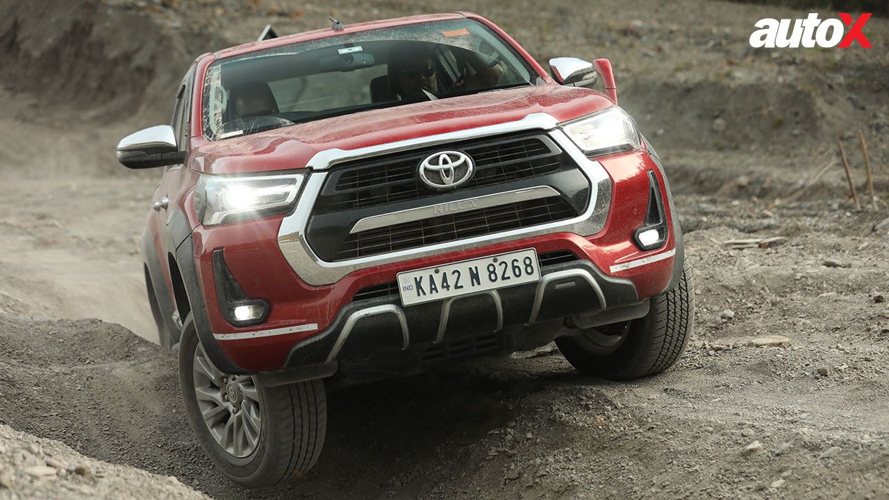 Toyota Hilux Motion View 15 