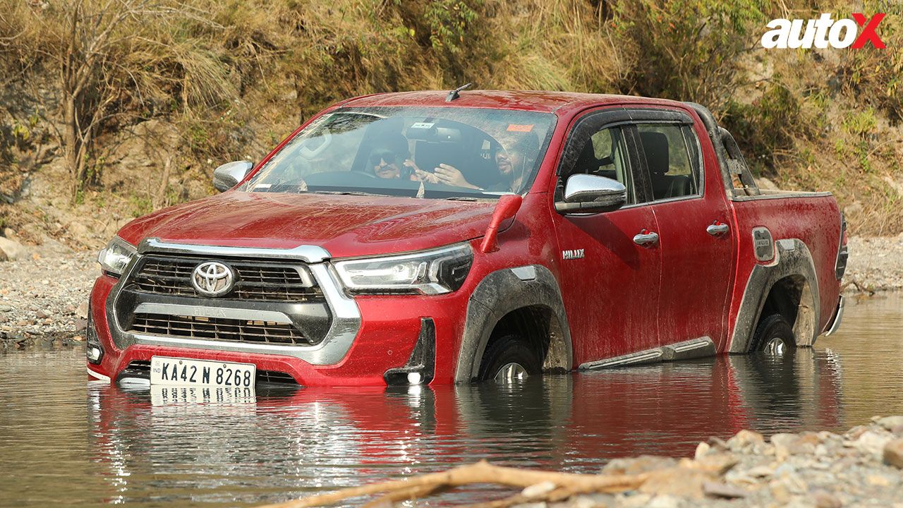 Toyota Hilux Motion View 8 