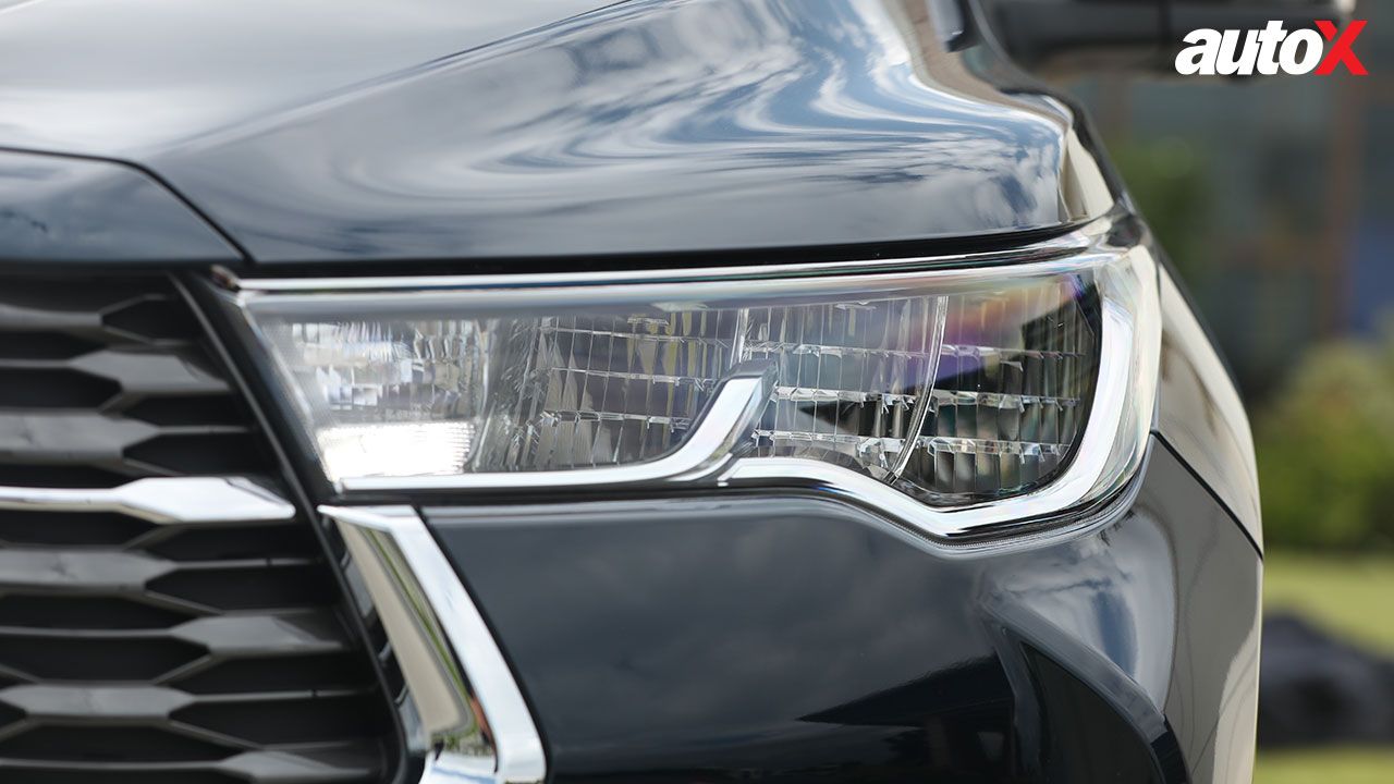 Toyota Innova Hycross Head Light