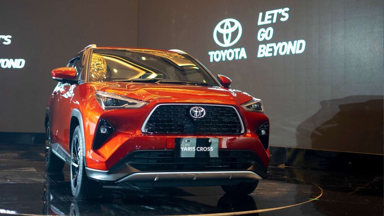 Toyota Yaris Cross HEV Front Angle