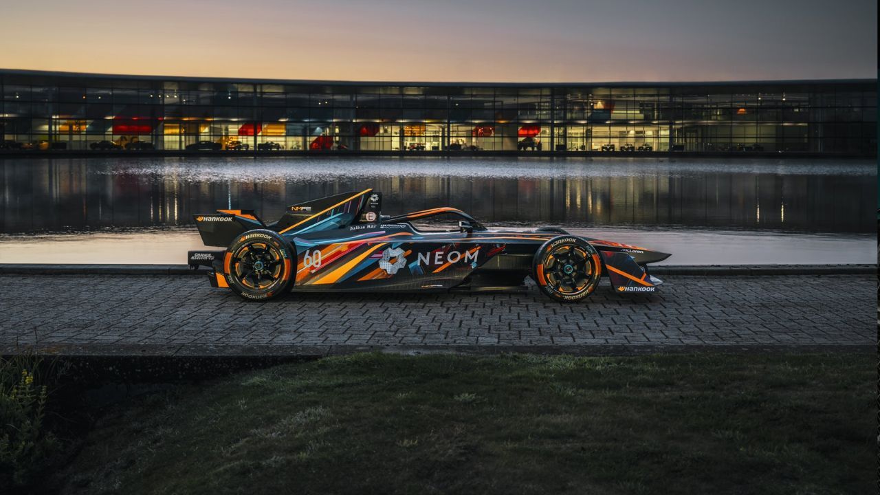 Formula E: McLaren Unveils World's First AI-Designed Livery Ahead of London E-Prix