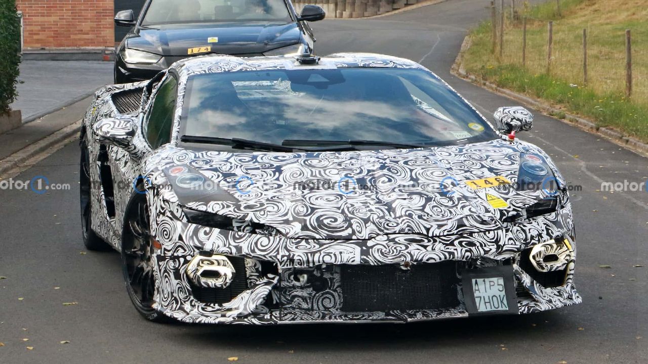 2025 Lamborghini Huracan Spied for the First Time Ahead of Global ...