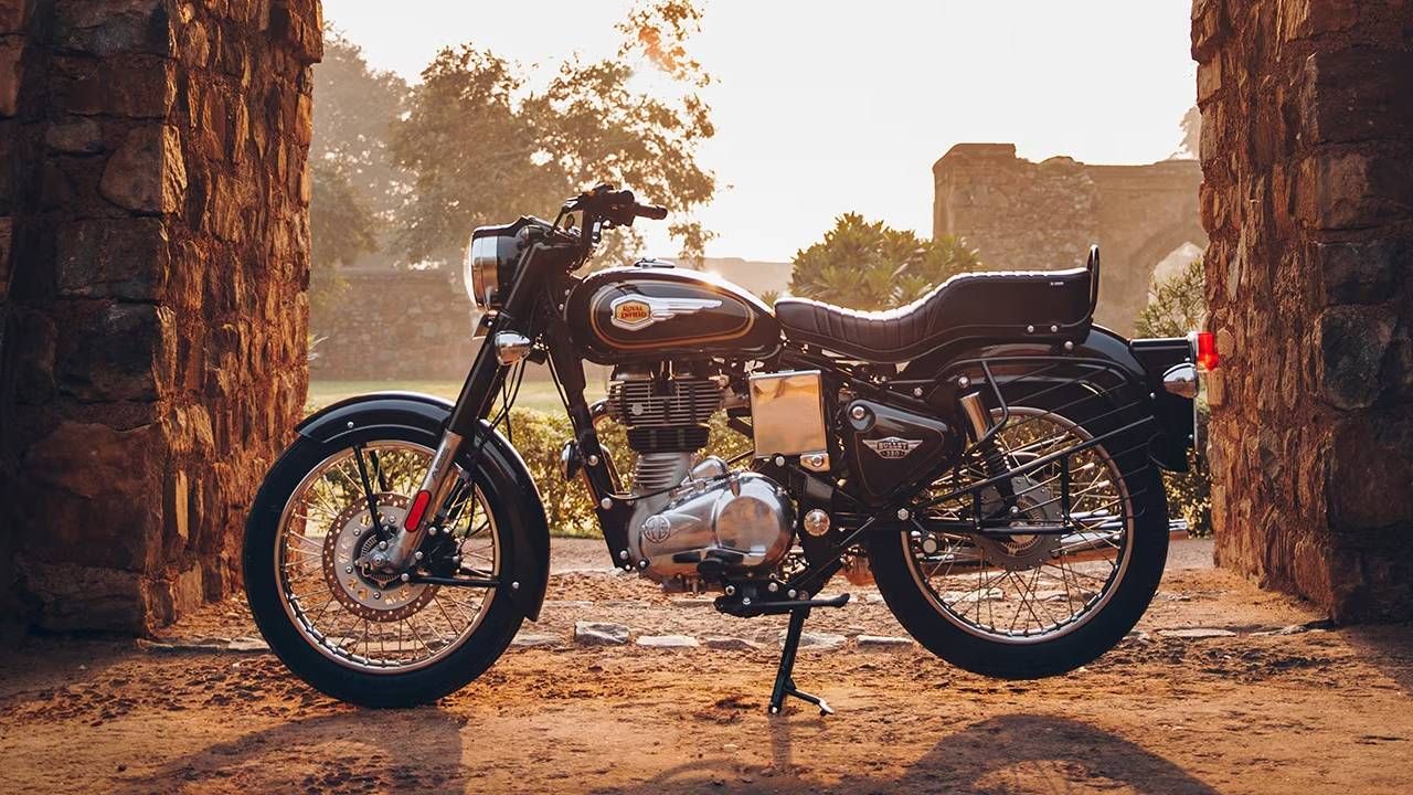 This Custom Royal Enfield Meteor 350 Takes Its Name Literally