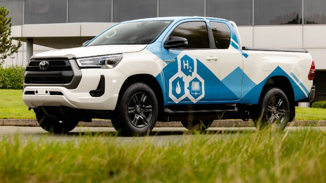 Toyota Hilux Hydrogen Fuel Cell 2