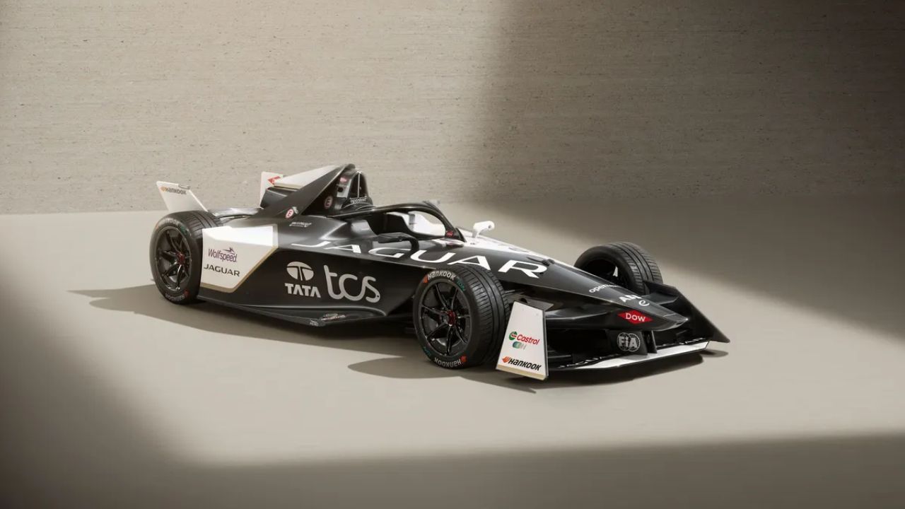 Formula E: Jaguar TCS Racing Unveils Updated Black and White Livery for ...