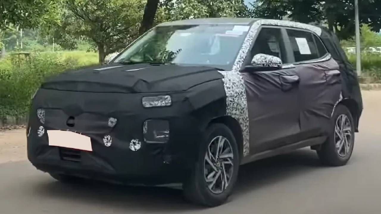 Hyundai Creta Left Side and Front View