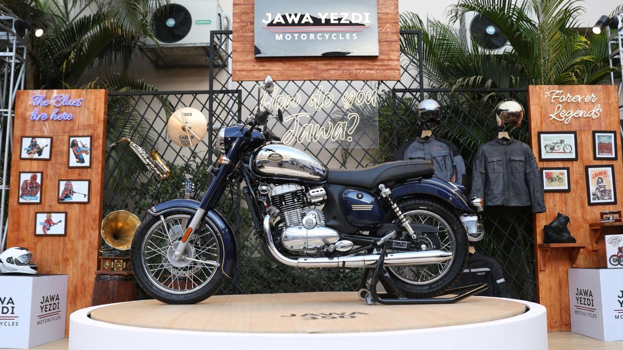 Jawa 350 Showcased in New Blue Colour Scheme at Mahindra Blues Festival, Looks Stunning