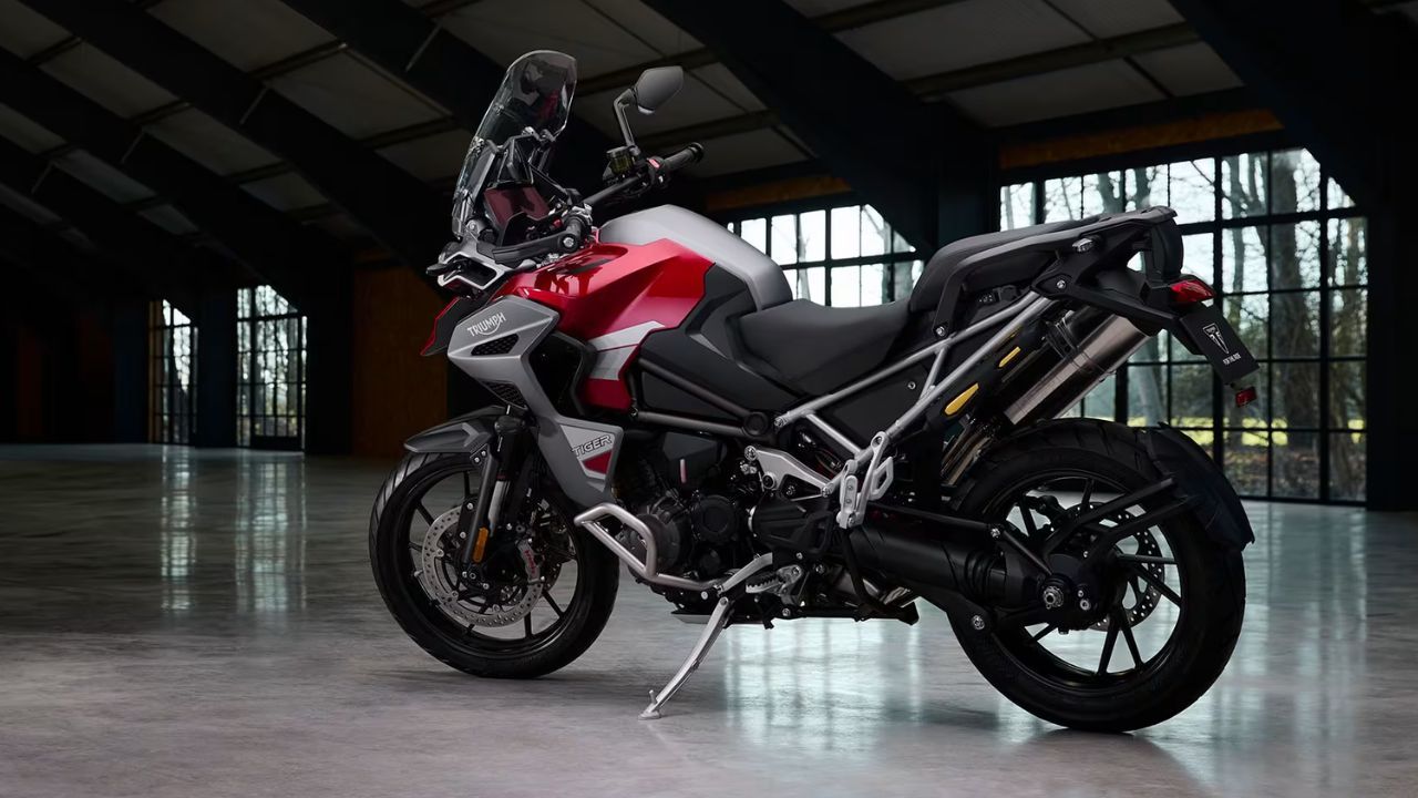 2024 Triumph Tiger 1200 Can Now Drop The Seat Height by 20mm with the Push of a Button