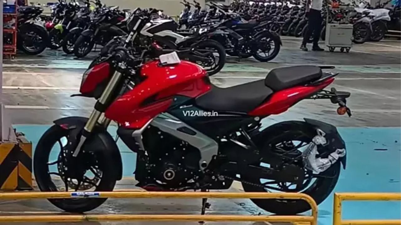 Bajaj Pulsar NS400 Leaked Ahead of India Launch on May 3, Shows Projector Headlight with LED DRLs