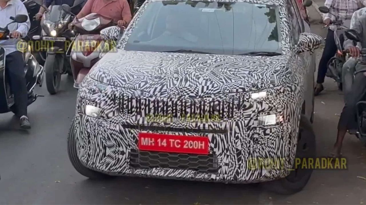 Upcoming Skoda compact SUV spied image