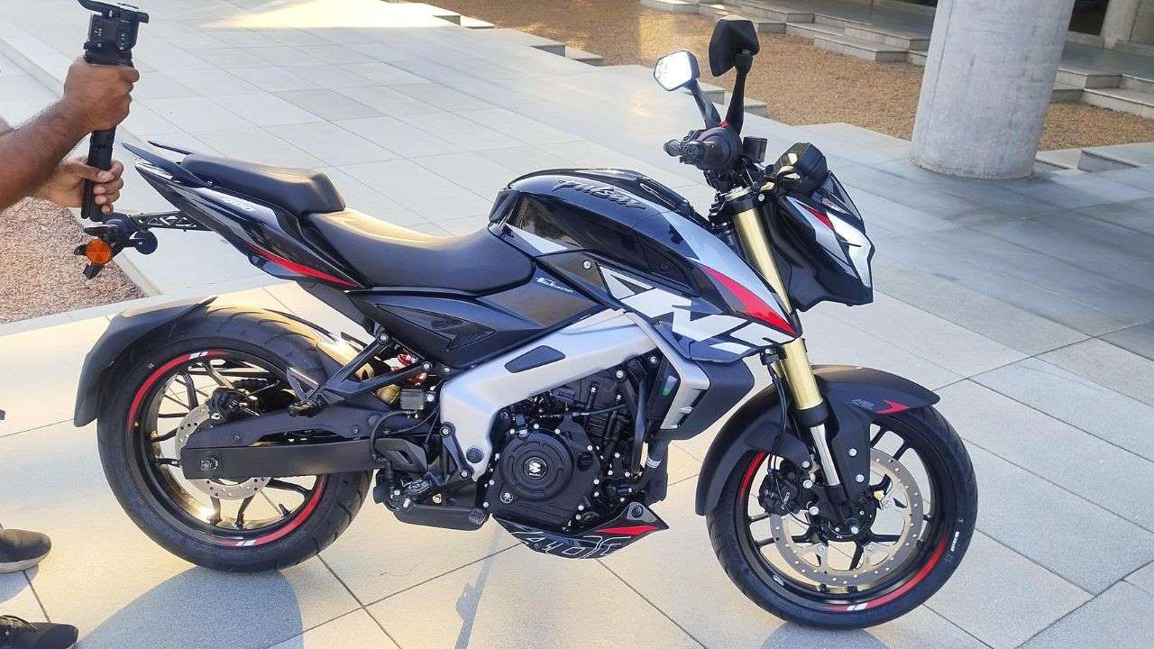 Bajaj Pulsar NS400 Looks Production Ready in This Latest Image, Launch on May 3