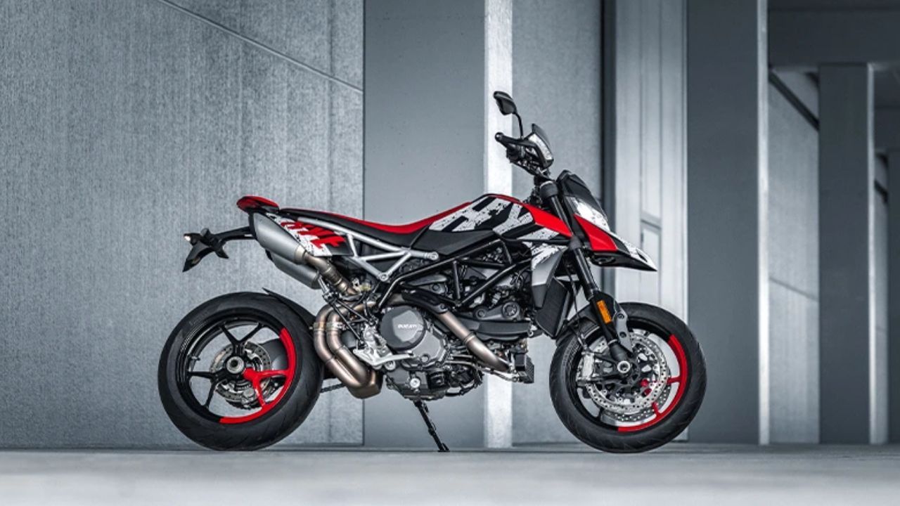 Ducati Hypermotard 950 RVE Updated with New Graffiti Evo Livery; Price Starts from Rs 16.01 Lakh