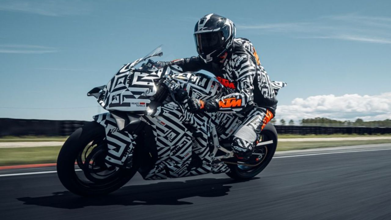 KTM 990 RC R Prototype with 126bhp LC8c Parallel-twin Engine Unveiled Globally