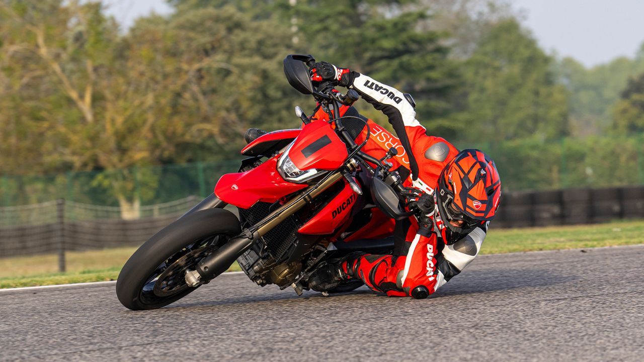  Ducati Hypermotard 698 Mono
