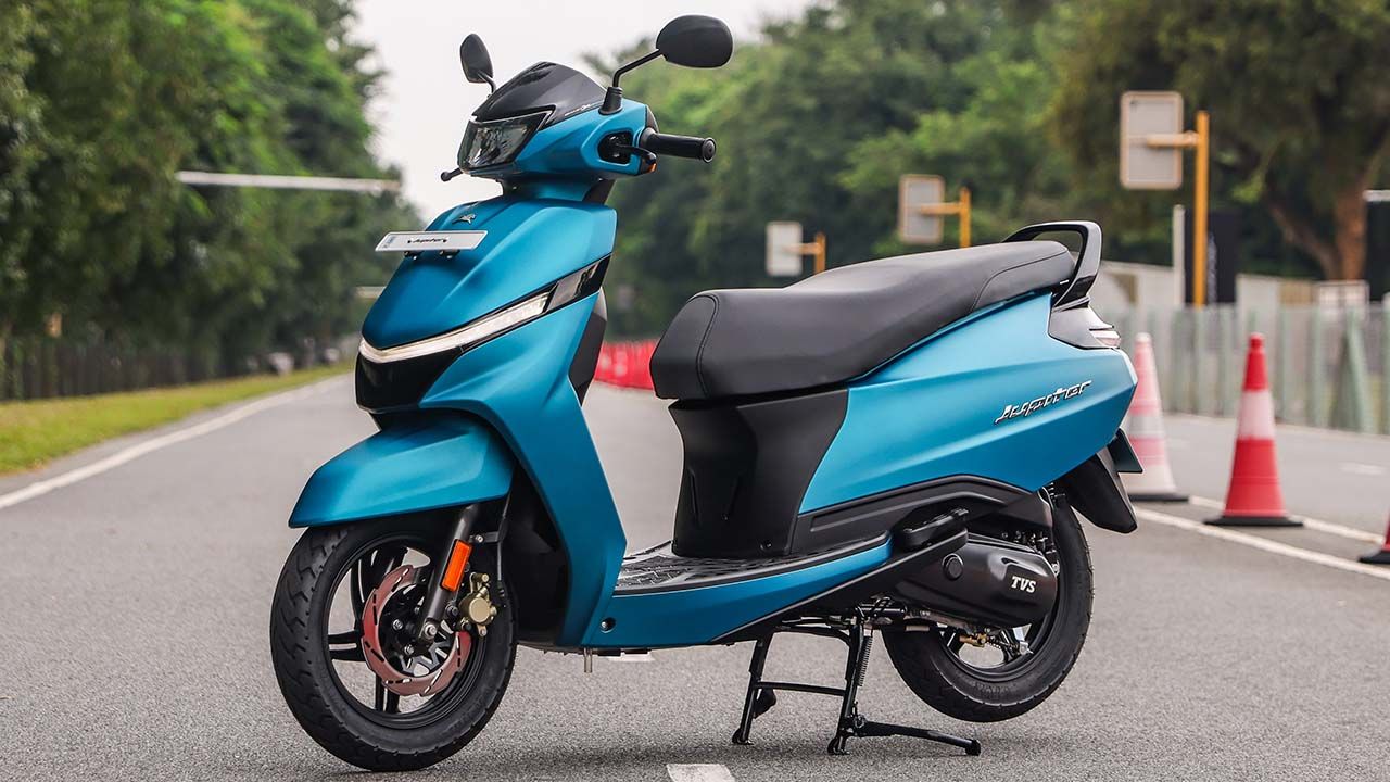 TVS Jupiter Left Front Three Quarter