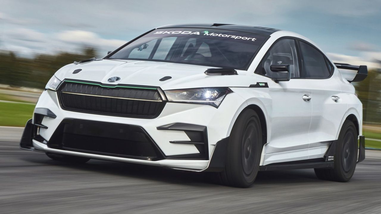 Skoda Enyaq RS Race Concept 1 