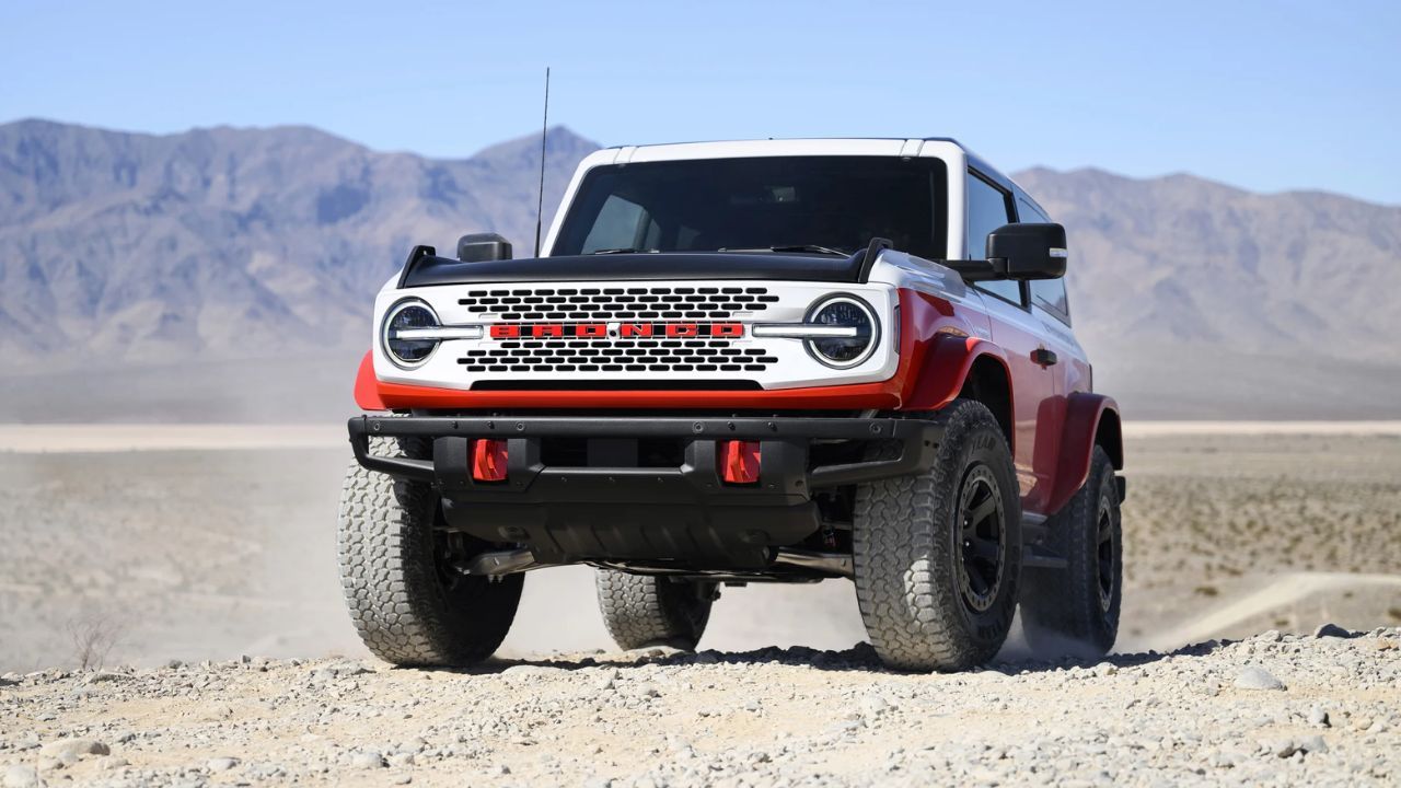 Ford Bronco Stroppe-front