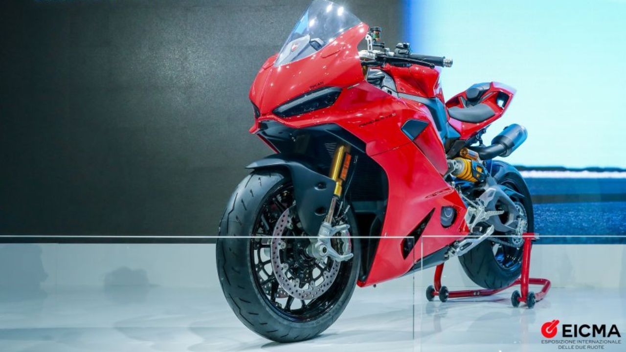  2025 Ducati Panigale V2