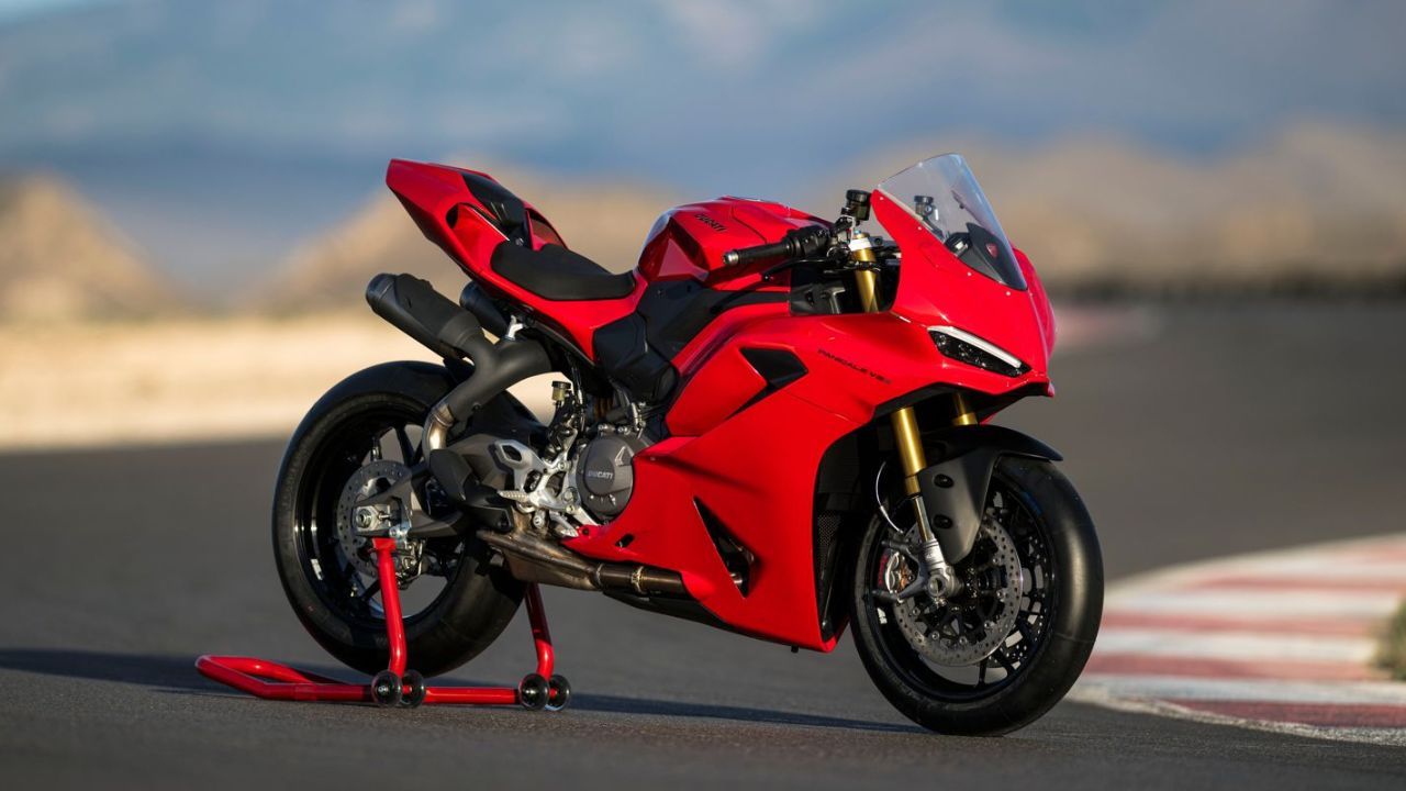 EICMA 2024: 2025 Ducati Streetfighter V2, Panigale V2 Revealed with 118bhp V-Twin Engine